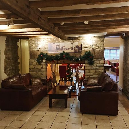 The Tally Ho Hotel - B&B Bicester Kültér fotó