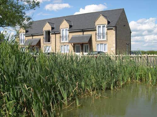 The Tally Ho Hotel - B&B Bicester Kültér fotó
