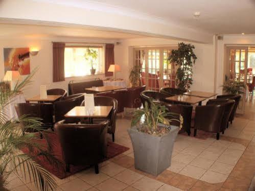 The Tally Ho Hotel - B&B Bicester Kültér fotó