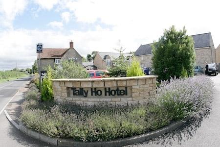 The Tally Ho Hotel - B&B Bicester Kültér fotó